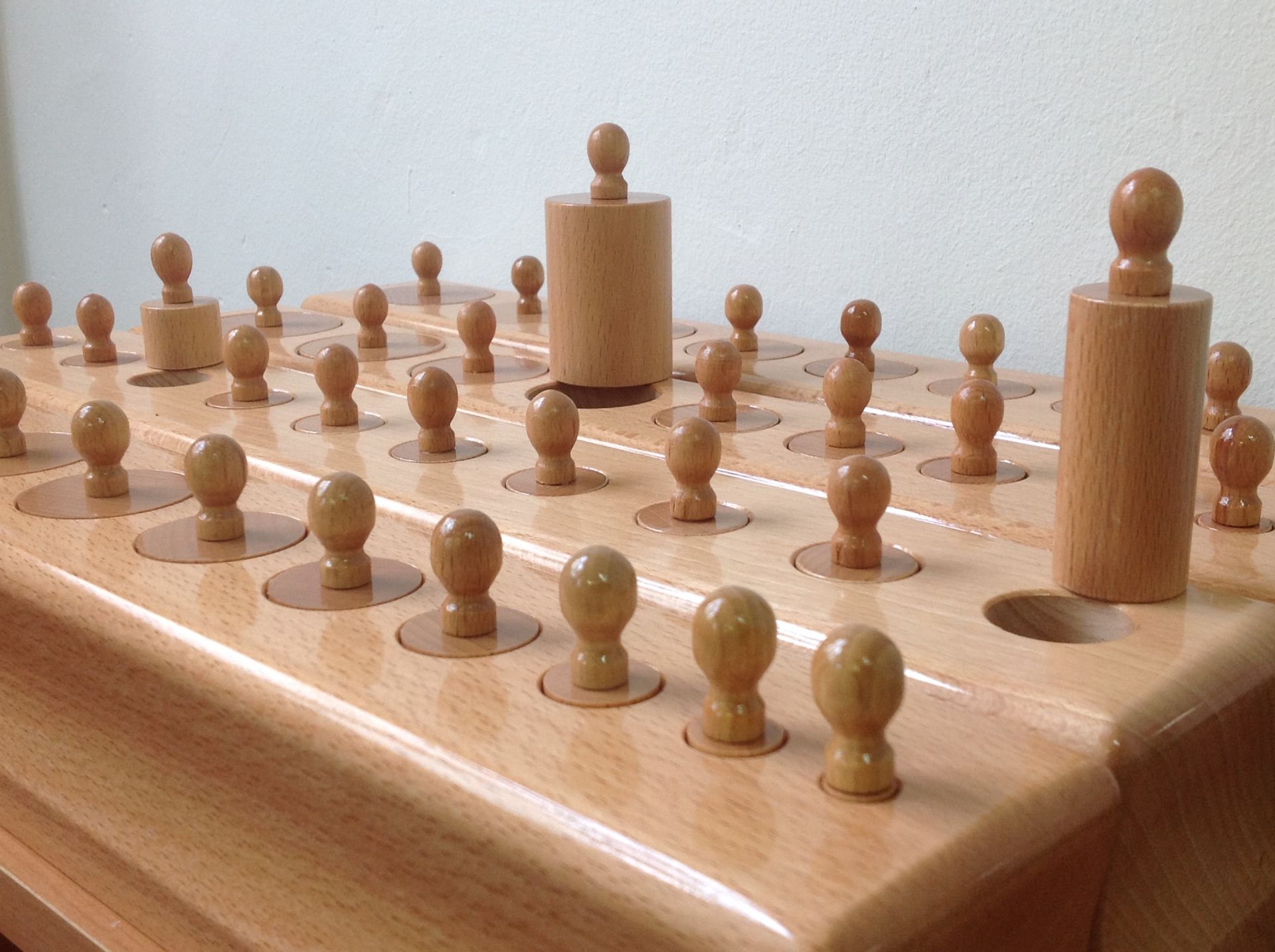 Knobbed cylinders